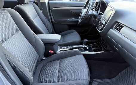 Mitsubishi Outlander III рестайлинг 3, 2018 год, 1 559 000 рублей, 9 фотография