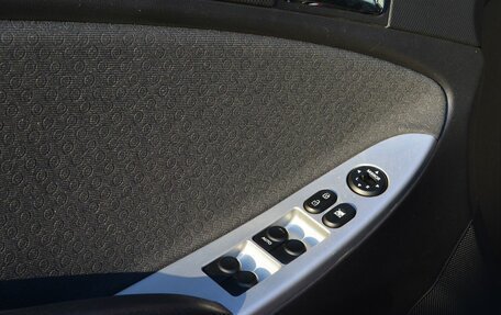 Hyundai Solaris II рестайлинг, 2012 год, 869 999 рублей, 11 фотография
