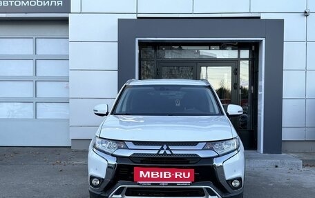 Mitsubishi Outlander III рестайлинг 3, 2019 год, 1 839 000 рублей, 2 фотография