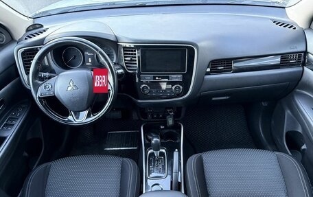 Mitsubishi Outlander III рестайлинг 3, 2019 год, 1 839 000 рублей, 10 фотография
