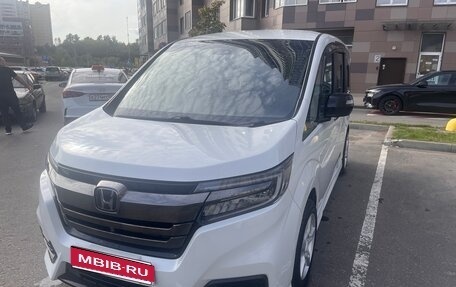 Honda Stepwgn IV рестайлинг, 2021 год, 2 499 999 рублей, 1 фотография