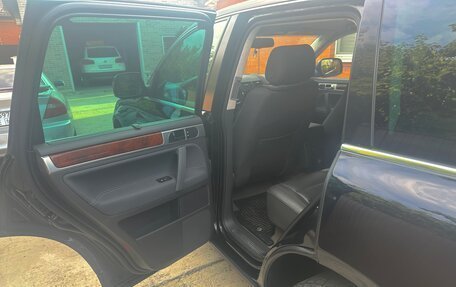 Volkswagen Touareg III, 2004 год, 1 250 000 рублей, 10 фотография