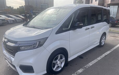 Honda Stepwgn IV рестайлинг, 2021 год, 2 499 999 рублей, 2 фотография