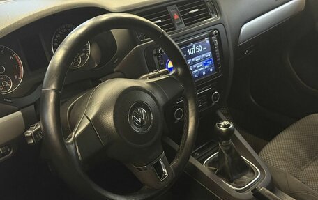 Volkswagen Jetta VII, 2011 год, 830 000 рублей, 6 фотография