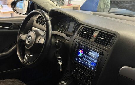 Volkswagen Jetta VII, 2011 год, 830 000 рублей, 18 фотография