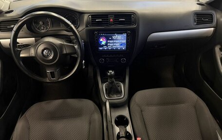 Volkswagen Jetta VII, 2011 год, 830 000 рублей, 19 фотография