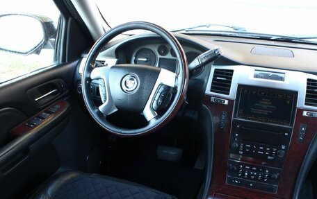 Cadillac Escalade III, 2006 год, 1 100 000 рублей, 17 фотография