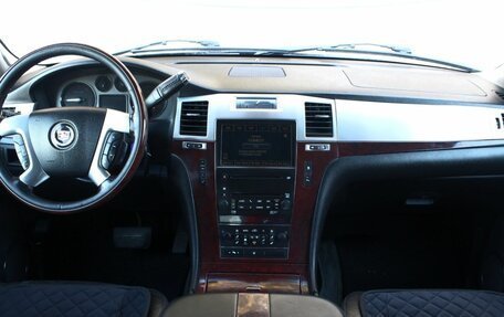 Cadillac Escalade III, 2006 год, 1 100 000 рублей, 16 фотография