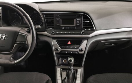 Hyundai Elantra VI, 2017 год, 1 345 000 рублей, 14 фотография
