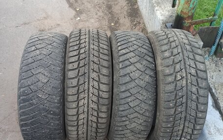Mitsubishi Carisma I, 2000 год, 170 000 рублей, 2 фотография