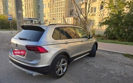 Volkswagen Tiguan II, 2018 год, 2 500 000 рублей, 7 фотография