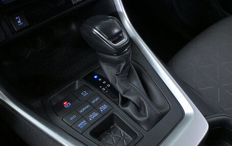 Toyota RAV4, 2021 год, 3 270 000 рублей, 12 фотография
