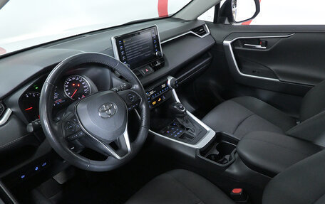 Toyota RAV4, 2021 год, 3 270 000 рублей, 7 фотография