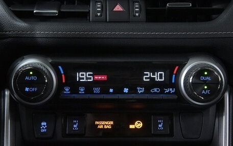 Toyota RAV4, 2021 год, 3 270 000 рублей, 14 фотография