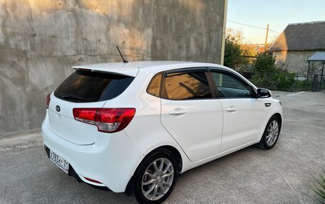 KIA Rio III рестайлинг, 2015 год, 970 000 рублей, 32 фотография