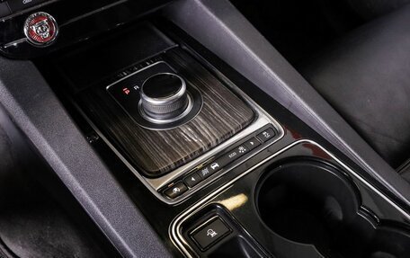 Jaguar F-Pace, 2016 год, 1 949 000 рублей, 12 фотография
