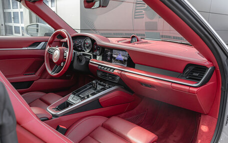 Porsche 911, 2022 год, 18 200 000 рублей, 8 фотография