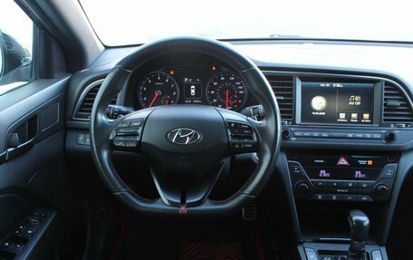 Hyundai Elantra VI, 2017 год, 1 386 000 рублей, 16 фотография
