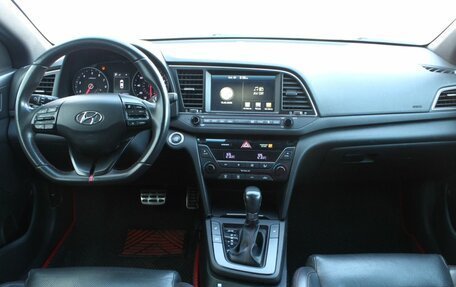 Hyundai Elantra VI, 2017 год, 1 386 000 рублей, 15 фотография