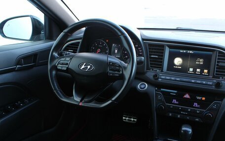Hyundai Elantra VI, 2017 год, 1 386 000 рублей, 17 фотография
