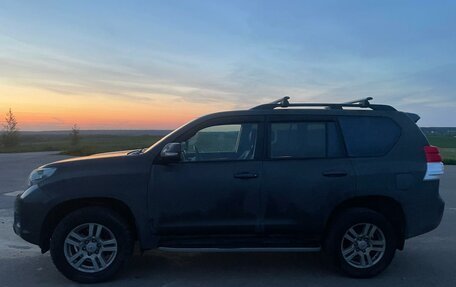 Toyota Land Cruiser Prado 150 рестайлинг, 2010 год, 2 100 000 рублей, 3 фотография