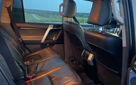 Toyota Land Cruiser Prado 150 рестайлинг, 2010 год, 2 100 000 рублей, 6 фотография