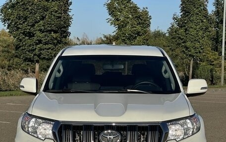 Toyota Land Cruiser Prado 150 рестайлинг, 2018 год, 4 490 000 рублей, 12 фотография