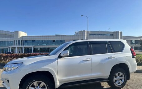 Toyota Land Cruiser Prado 150 рестайлинг, 2018 год, 4 490 000 рублей, 27 фотография