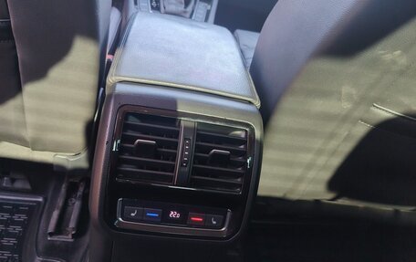 Volkswagen Passat B8 рестайлинг, 2019 год, 2 000 000 рублей, 17 фотография