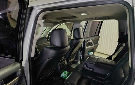 Toyota Land Cruiser 200, 2011 год, 3 300 000 рублей, 10 фотография