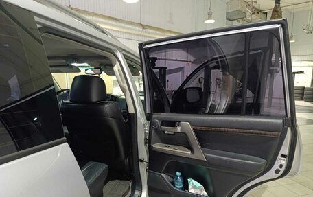 Toyota Land Cruiser 200, 2011 год, 3 300 000 рублей, 13 фотография