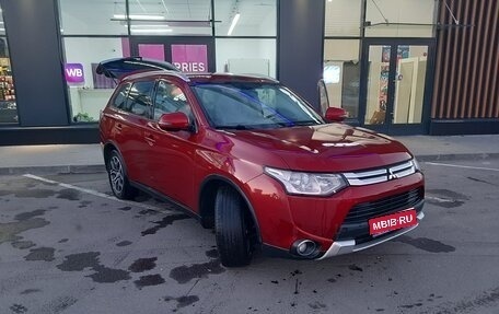 Mitsubishi Outlander III рестайлинг 3, 2014 год, 1 490 000 рублей, 1 фотография