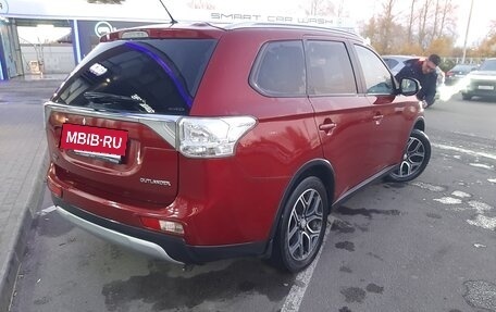 Mitsubishi Outlander III рестайлинг 3, 2014 год, 1 490 000 рублей, 15 фотография