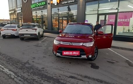 Mitsubishi Outlander III рестайлинг 3, 2014 год, 1 490 000 рублей, 16 фотография
