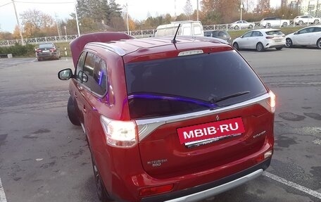 Mitsubishi Outlander III рестайлинг 3, 2014 год, 1 490 000 рублей, 10 фотография
