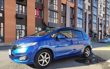 Honda Fit III, 2018 год, 1 300 000 рублей, 8 фотография