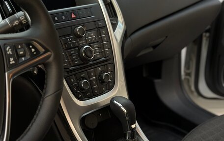 Opel Astra J, 2013 год, 825 000 рублей, 18 фотография