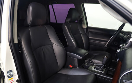 Toyota Land Cruiser Prado 150 рестайлинг, 2015 год, 3 194 000 рублей, 29 фотография