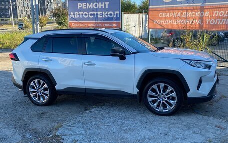 Toyota RAV4, 2019 год, 3 500 000 рублей, 9 фотография