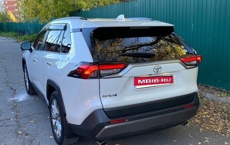 Toyota RAV4, 2019 год, 3 500 000 рублей, 5 фотография