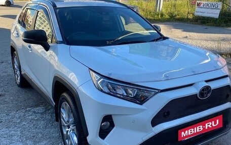 Toyota RAV4, 2019 год, 3 500 000 рублей, 10 фотография