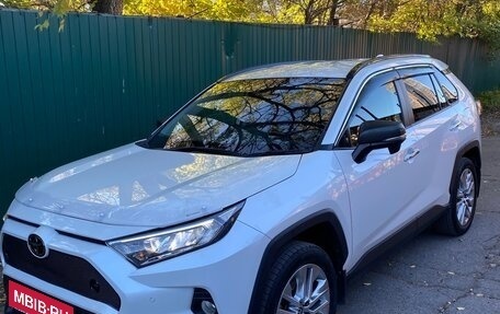 Toyota RAV4, 2019 год, 3 500 000 рублей, 6 фотография