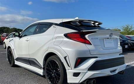 Toyota C-HR I рестайлинг, 2023 год, 1 735 000 рублей, 7 фотография