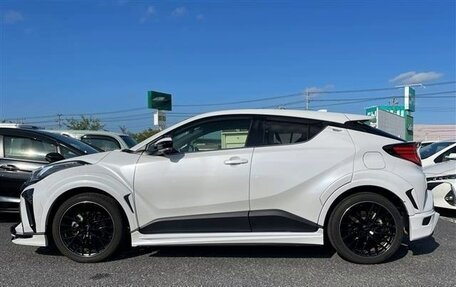 Toyota C-HR I рестайлинг, 2023 год, 1 735 000 рублей, 4 фотография