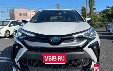 Toyota C-HR I рестайлинг, 2023 год, 1 735 000 рублей, 5 фотография