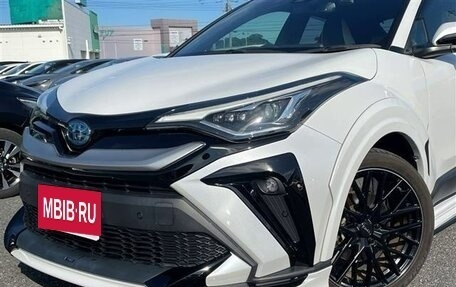 Toyota C-HR I рестайлинг, 2023 год, 1 735 000 рублей, 10 фотография
