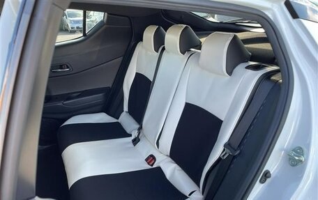 Toyota C-HR I рестайлинг, 2023 год, 1 735 000 рублей, 15 фотография