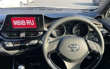 Toyota C-HR I рестайлинг, 2023 год, 1 735 000 рублей, 19 фотография