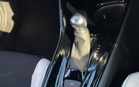 Toyota C-HR I рестайлинг, 2023 год, 1 735 000 рублей, 25 фотография