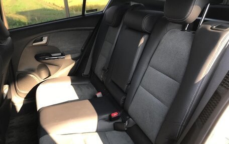 Honda Insight II рестайлинг, 2014 год, 698 000 рублей, 24 фотография